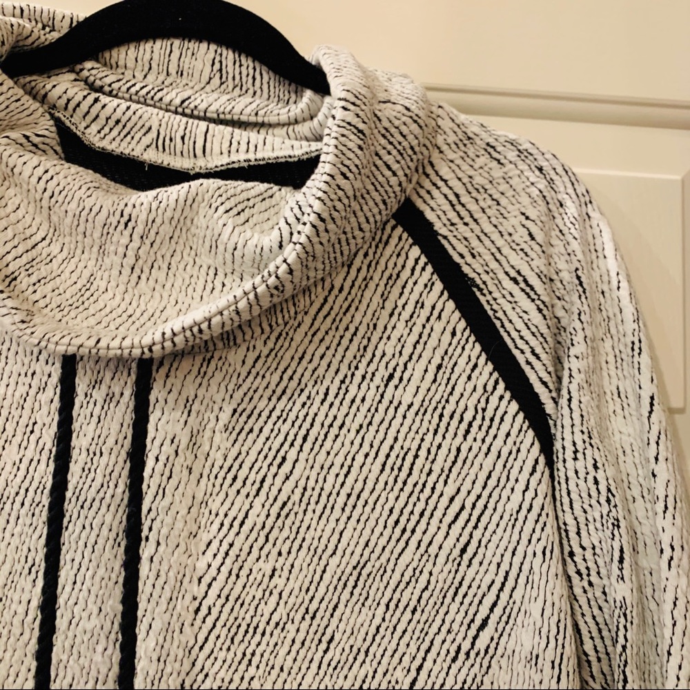 Funnel neck sweatshirt